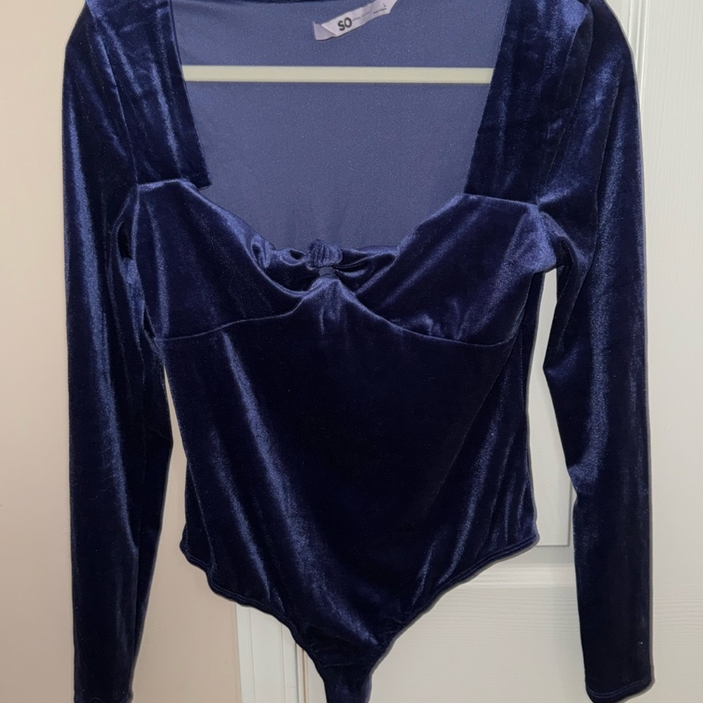Stunning purple velvet body suit 😍💜